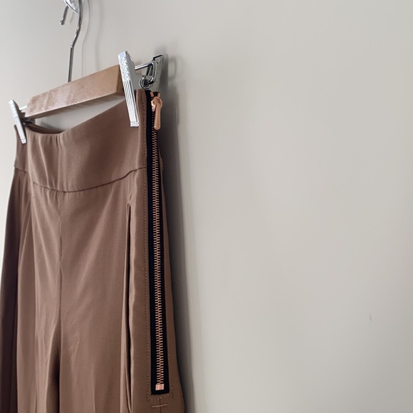 Kit and Ace High Waisted Wide Legged Pant - Picture 1 of 4